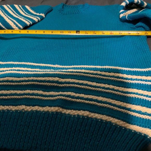 HANDKNITTED SWEATER SIZING IN PICTURES NEW NO TAGS - Picture 3 of 8